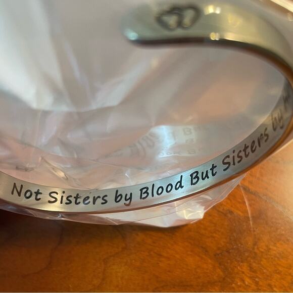 Sister Friend Silver Tone Bracelet NEW - Picture 1 of 4